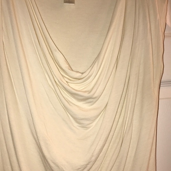 Adorable top - Picture 3 of 3